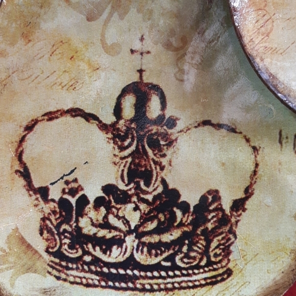 The Crown - Picture 3 of 4